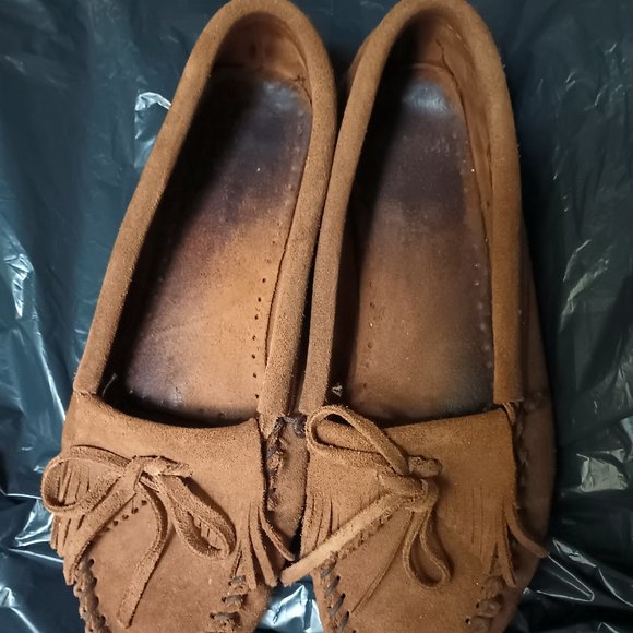 brown minnetonka shoes - Picture 2 of 2